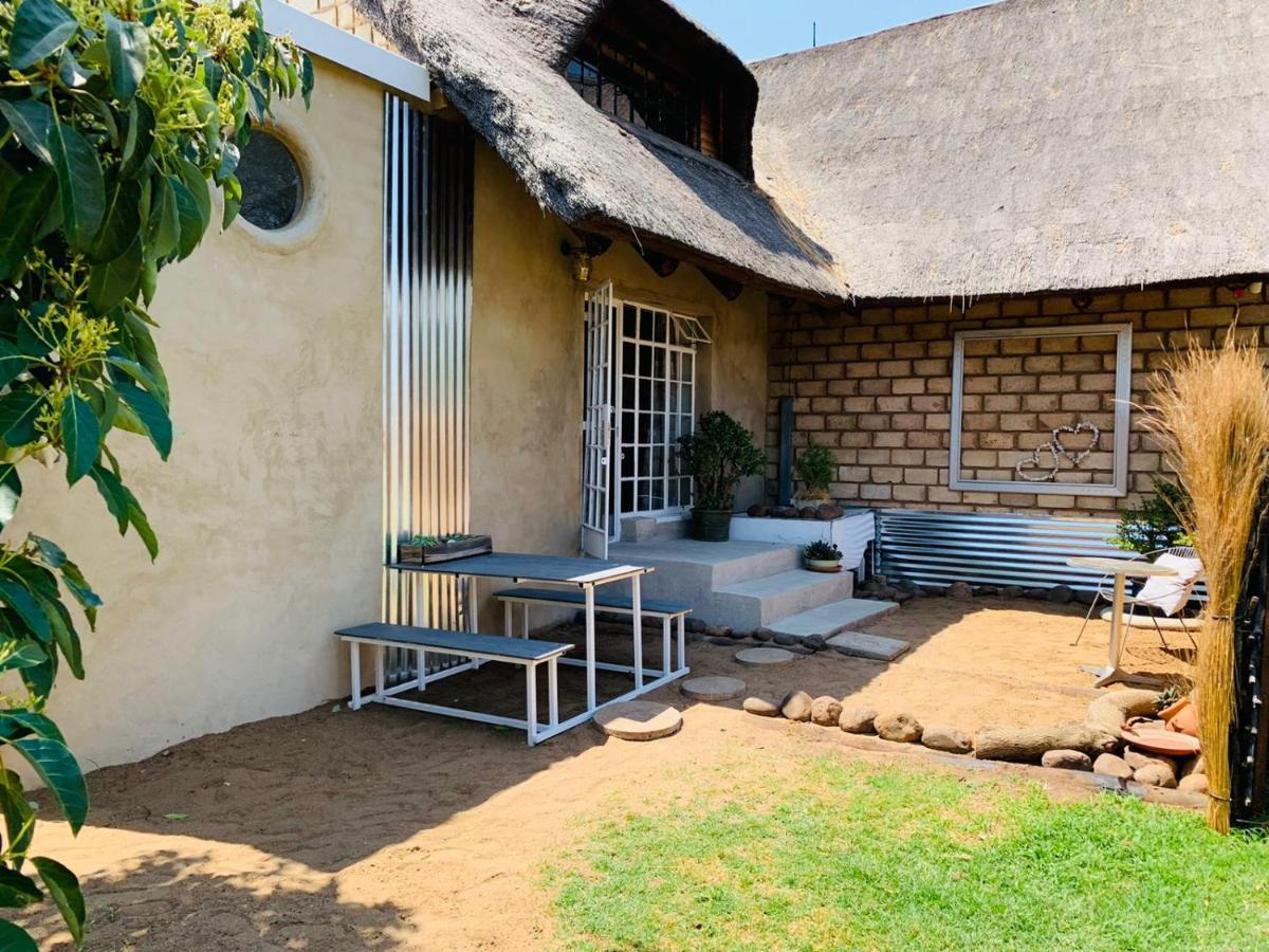 Farm Vibes Guesthouse Brits Exterior foto